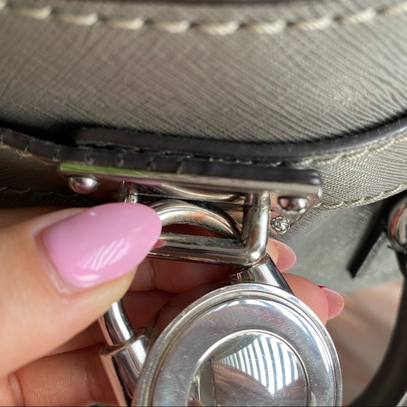 ✨Michael Kors Hamilton Tote in Gray - Picture 2 of 9